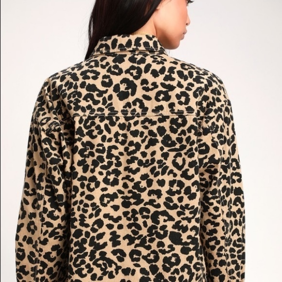 ❌SOLD❌Leopard Print denim jacket - Picture 2 of 4